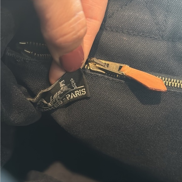 Hermes Toile Fourre-Tout PM. In good used condition. Distress look. - Picture 8 of 11